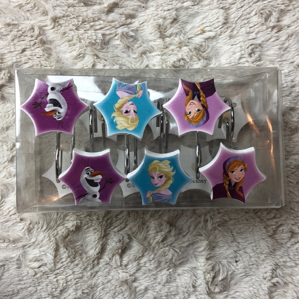 New Disney Anna Elsa Olaf shower hooks